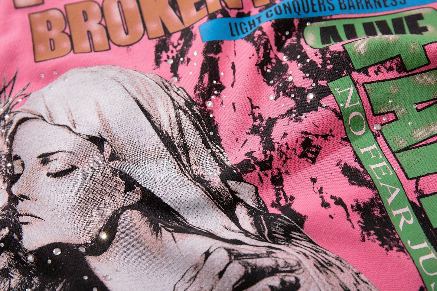 MAJESTIK Broken Heart Graphic T-Shirt ¡ª detail